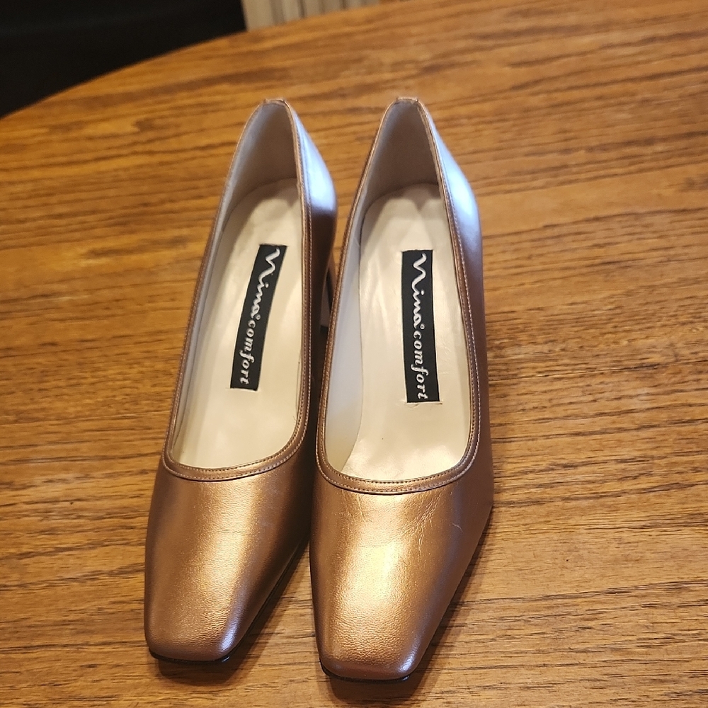 Nina Comfort Bronze Heels Size 7.5